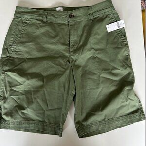 NWT Gap Shorts 9"